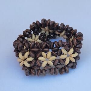Vintage wood bead bracelet floral stretch 70s boho natural hippie style